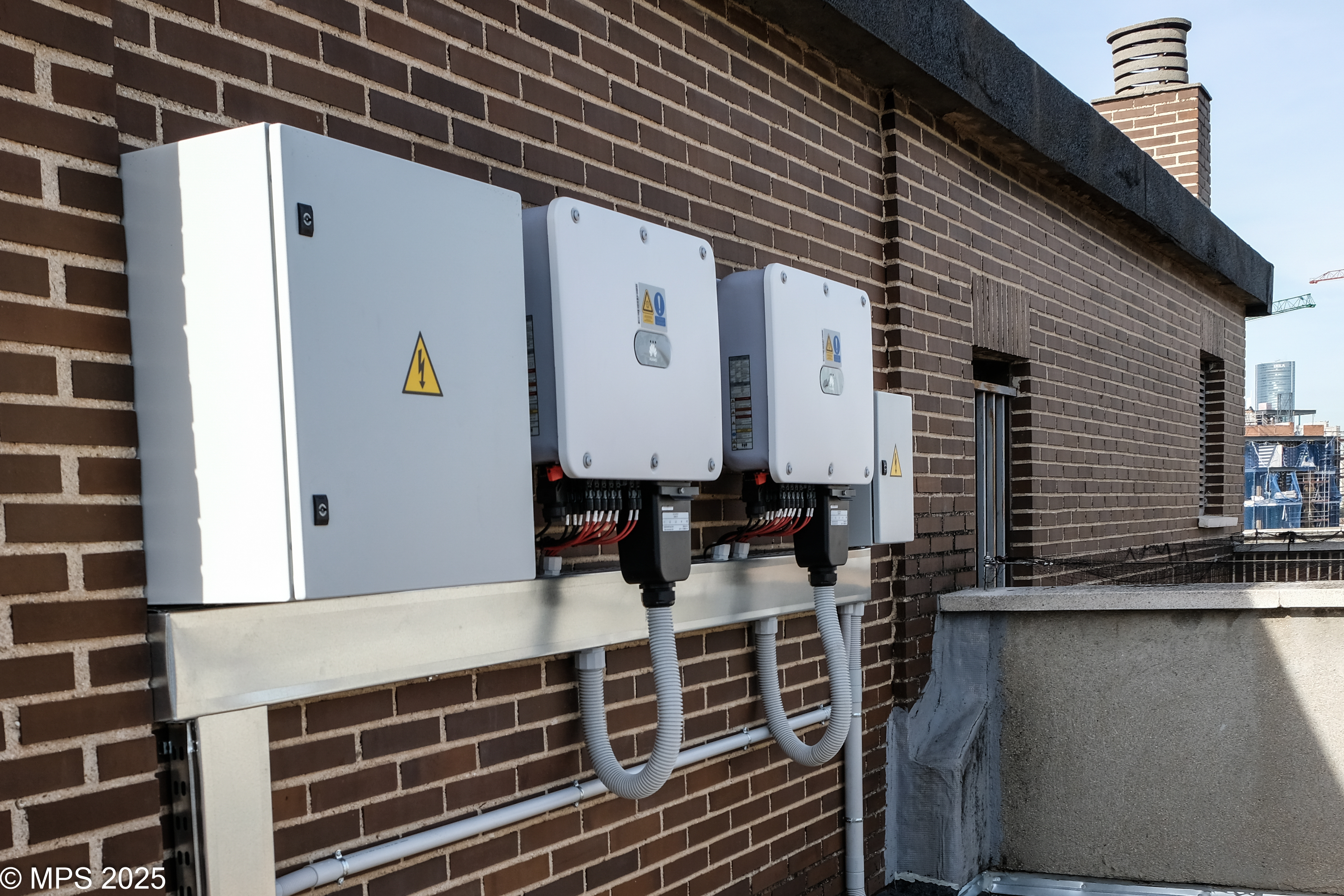  
Detalle de los inversores que convierten de continua a alterna                                 
                            